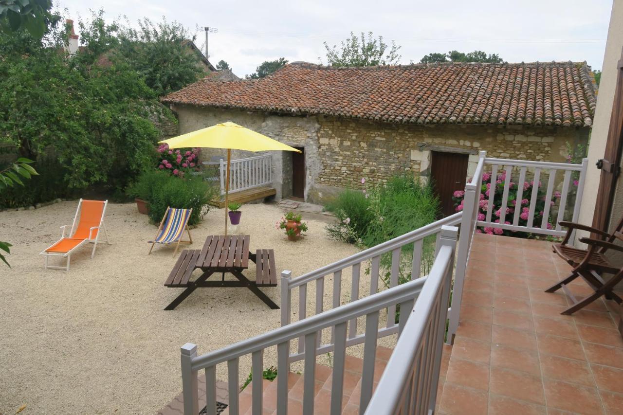 Aux Acacias Villa Braye-sous-Faye Exterior foto